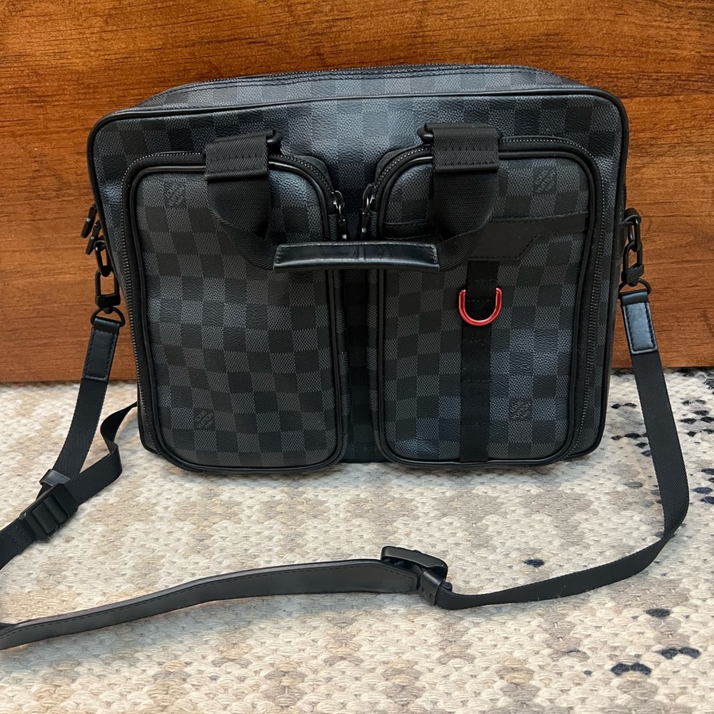 Authentic Louis Vuitton men’s cross body lap top bag/ Brief case